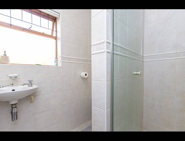 3 BEDROOM HOUSE TO LET IN CAMPS BAY